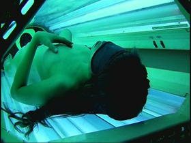 日焼けサロン！店長による盗撮映像流出4時間76人　サンプル画像09